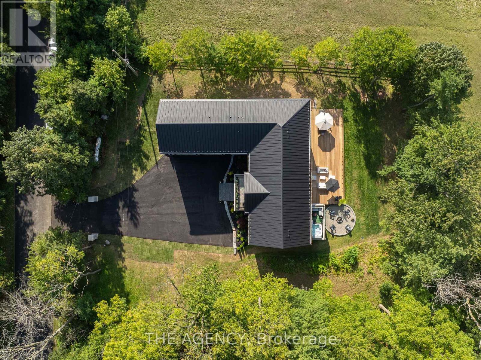 1067 Jerseyville Road W, Hamilton (Ancaster), Ontario  L0R 1R0 - Photo 4 - X12396670