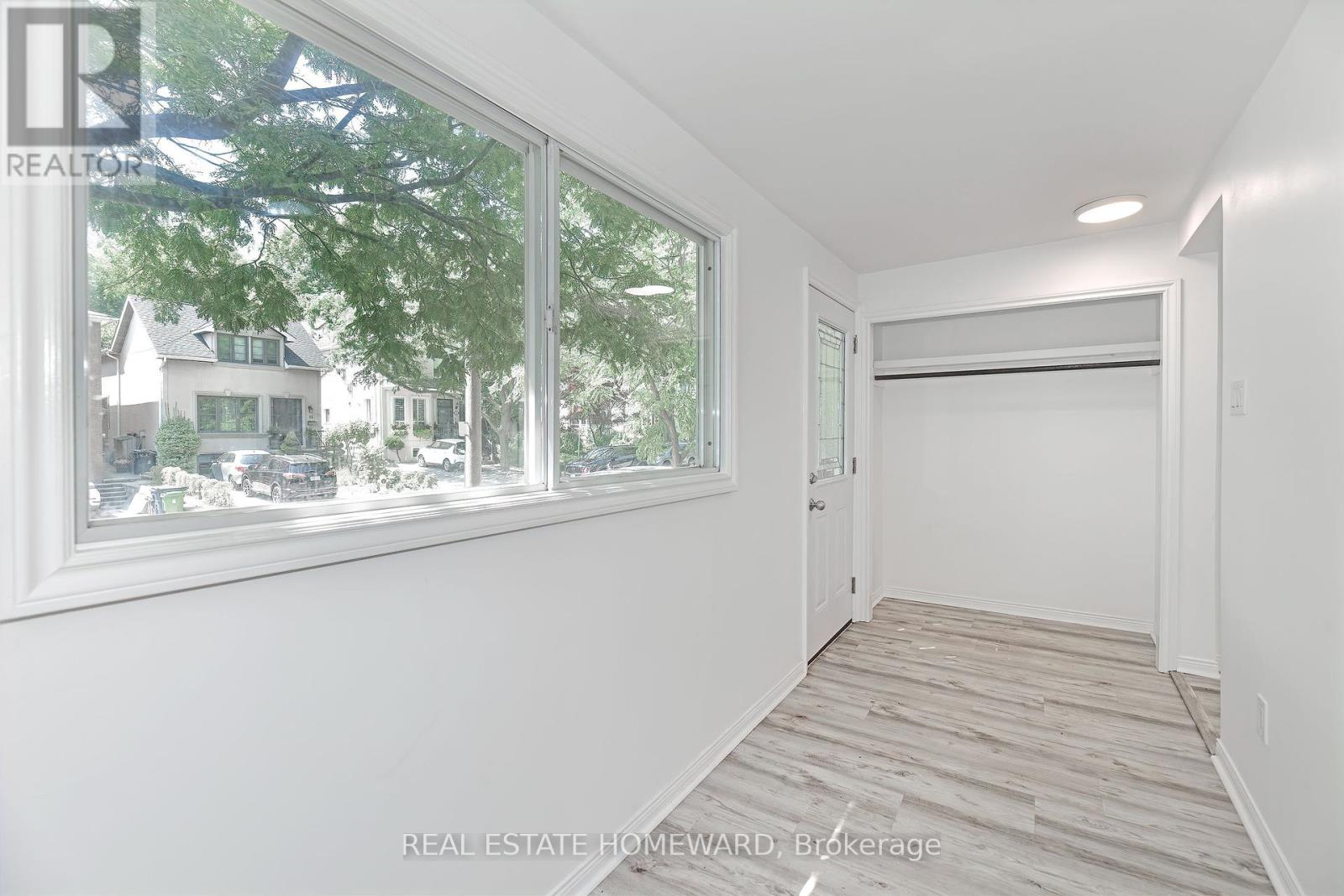 11 Elmer Avenue, Toronto, Ontario  M4L 3R6 - Photo 4 - E12398754