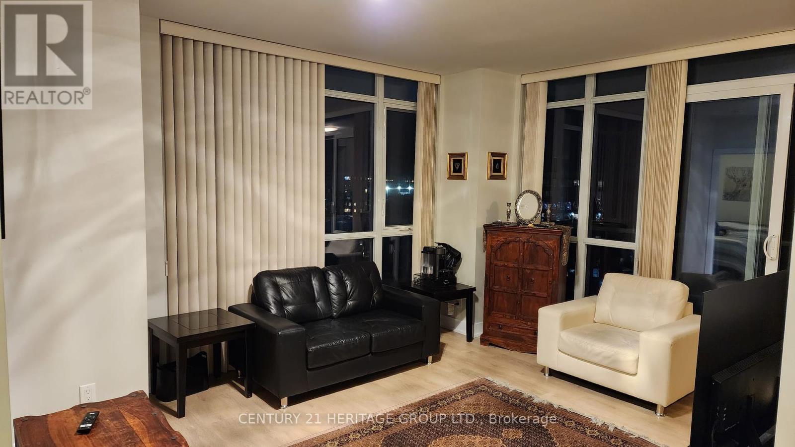 1604 - 9471 Yonge Street, Richmond Hill, Ontario  L4C 1V4 - Photo 2 - N12398747
