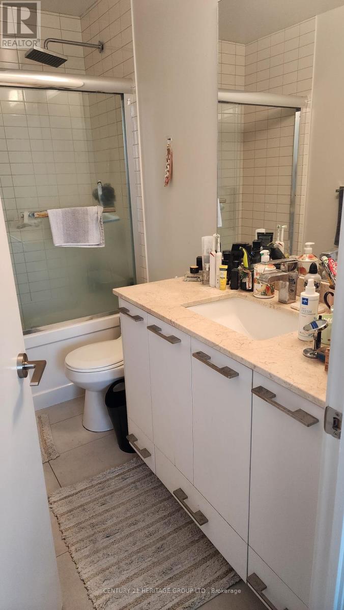 1604 - 9471 Yonge Street, Richmond Hill, Ontario  L4C 1V4 - Photo 8 - N12398747