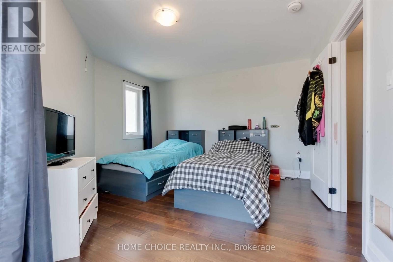 27 Stonehart Lane, Barrie, Ontario  L4M 7E8 - Photo 12 - S12398758