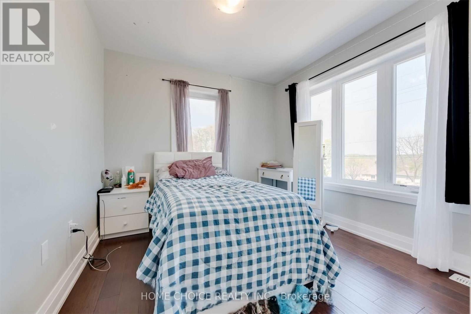 27 Stonehart Lane, Barrie, Ontario  L4M 7E8 - Photo 14 - S12398758