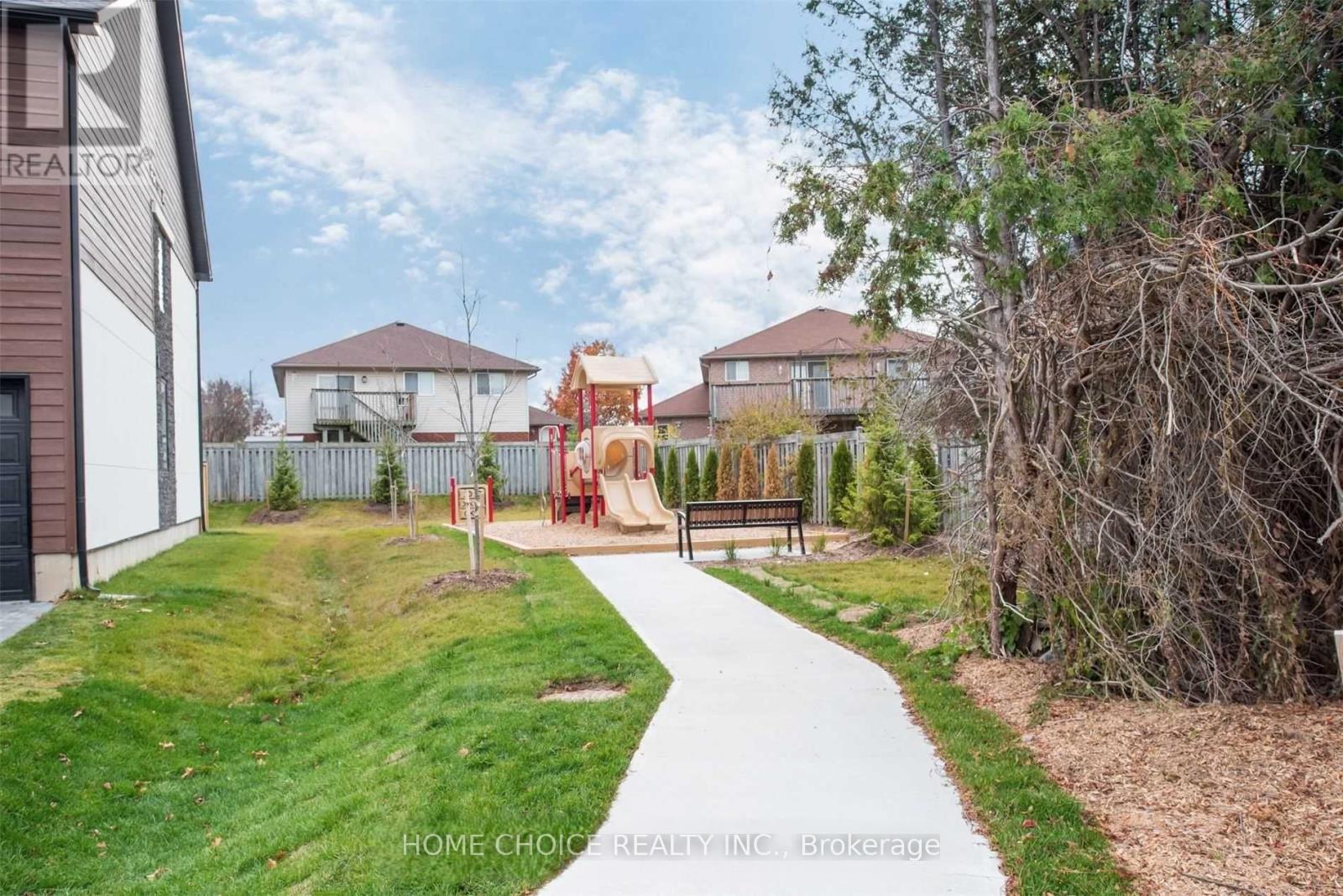 27 Stonehart Lane, Barrie, Ontario  L4M 7E8 - Photo 15 - S12398758