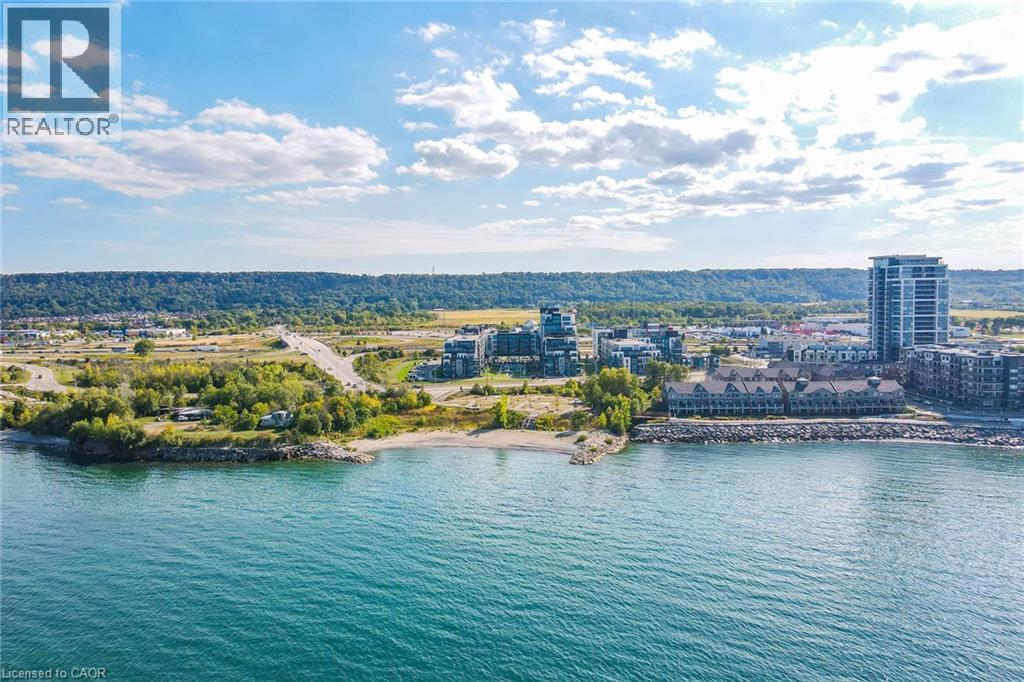 16 CONCORD Place Unit# 402, Grimsby, Ontario