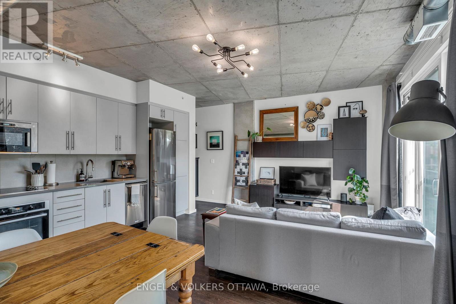 210 - 1000 Wellington Street W, Ottawa, Ontario  K1Y 2X9 - Photo 2 - X12398795
