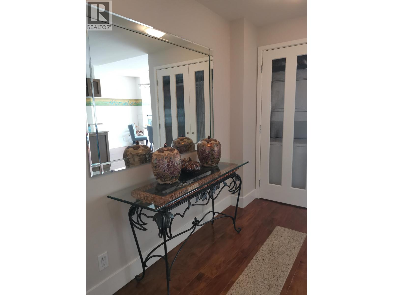 1803 1483 Homer Street, Vancouver, British Columbia  V6Z 3C7 - Photo 2 - R3039926