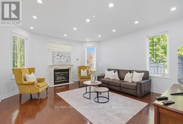 122 Wood Rim Drive, Richmond Hill, Ontario  L4E 4N8 - Photo 18 - N12396795
