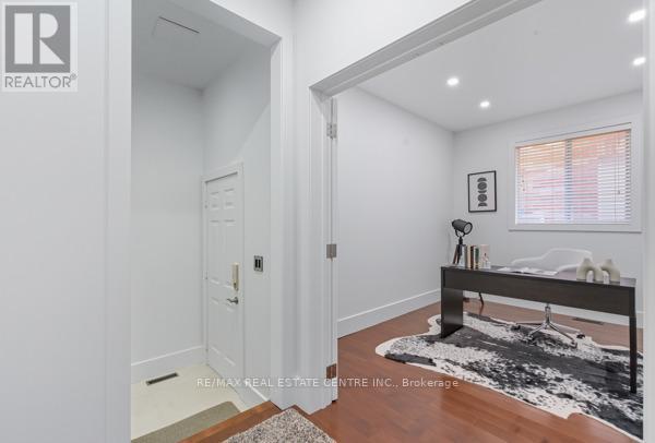 122 Wood Rim Drive, Richmond Hill, Ontario  L4E 4N8 - Photo 11 - N12396795
