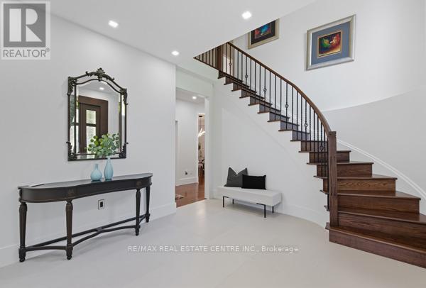 122 Wood Rim Drive, Richmond Hill, Ontario  L4E 4N8 - Photo 7 - N12396795