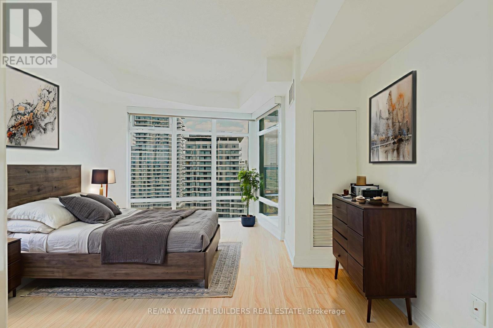 2702 - 2181 Yonge Street, Toronto, Ontario  M4S 3H7 - Photo 8 - C12398783