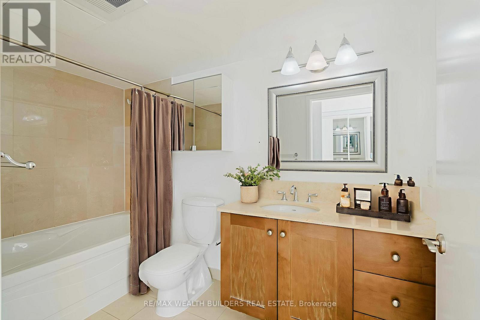 2702 - 2181 Yonge Street, Toronto, Ontario  M4S 3H7 - Photo 9 - C12398783