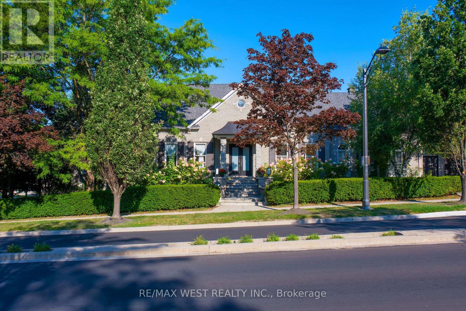 Property at 5 HUMBERVIEW DRIVE image 1