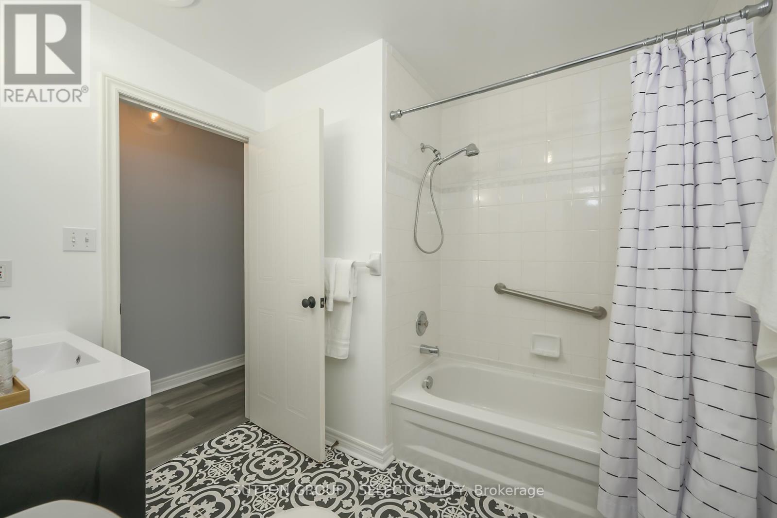9 - 445 Riverside Drive, London North, Ontario  N6H 2R8 - Photo 24 - X12361524
