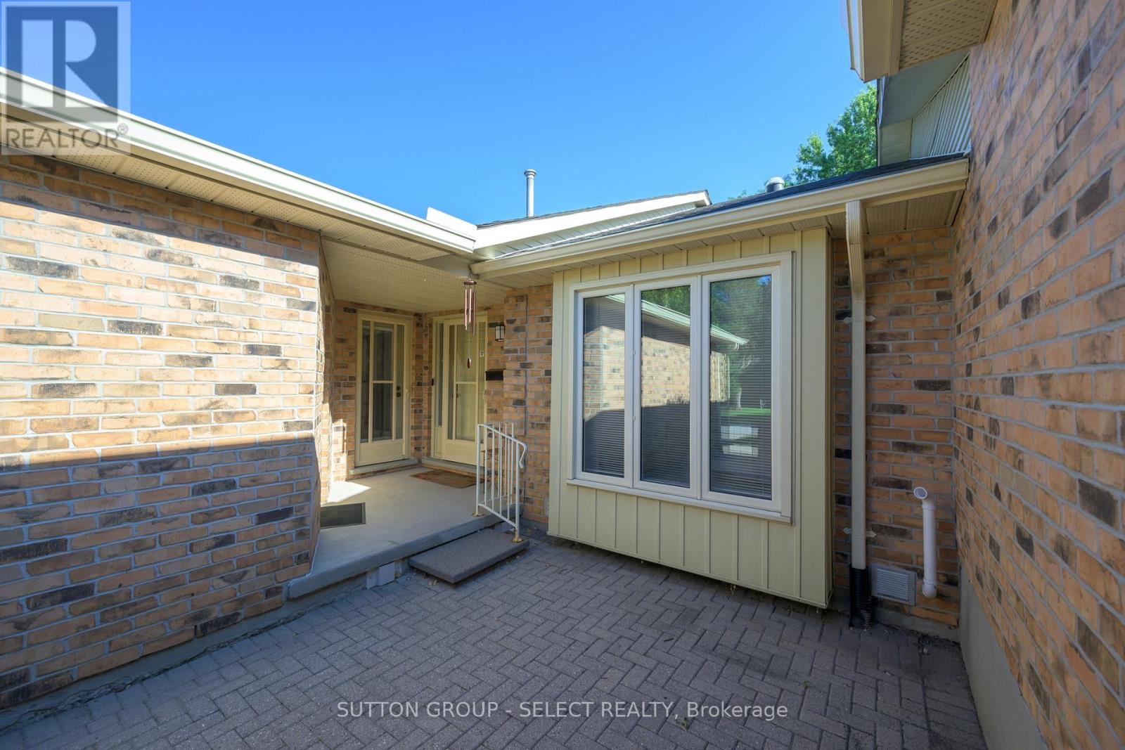 9 - 445 Riverside Drive, London North, Ontario  N6H 2R8 - Photo 4 - X12361524