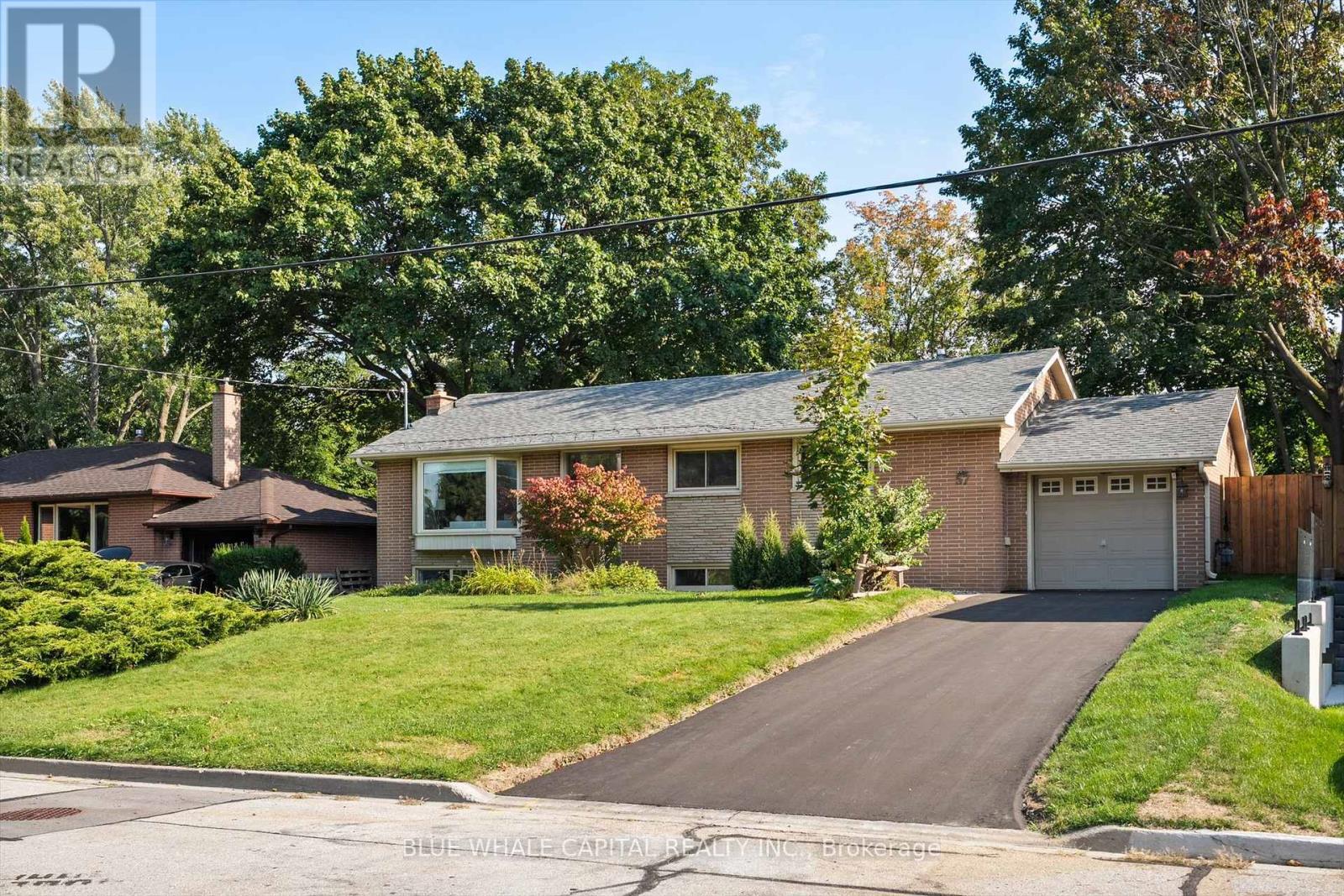 57 ROYAL ROAD, Aurora, Ontario
