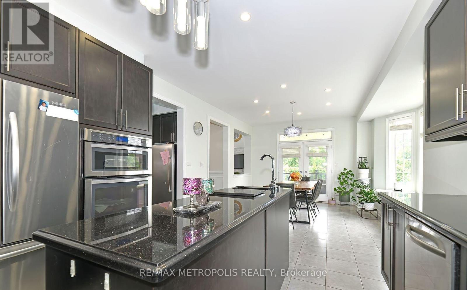 Upper - 24 Faris Street, Bradford West Gwillimbury, Ontario  L3Z 0C6 - Photo 11 - N12398775