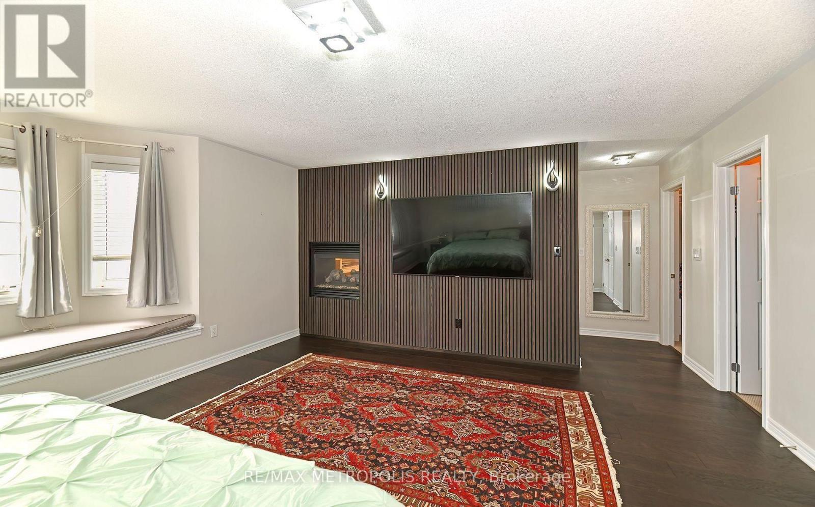 Upper - 24 Faris Street, Bradford West Gwillimbury, Ontario  L3Z 0C6 - Photo 21 - N12398775