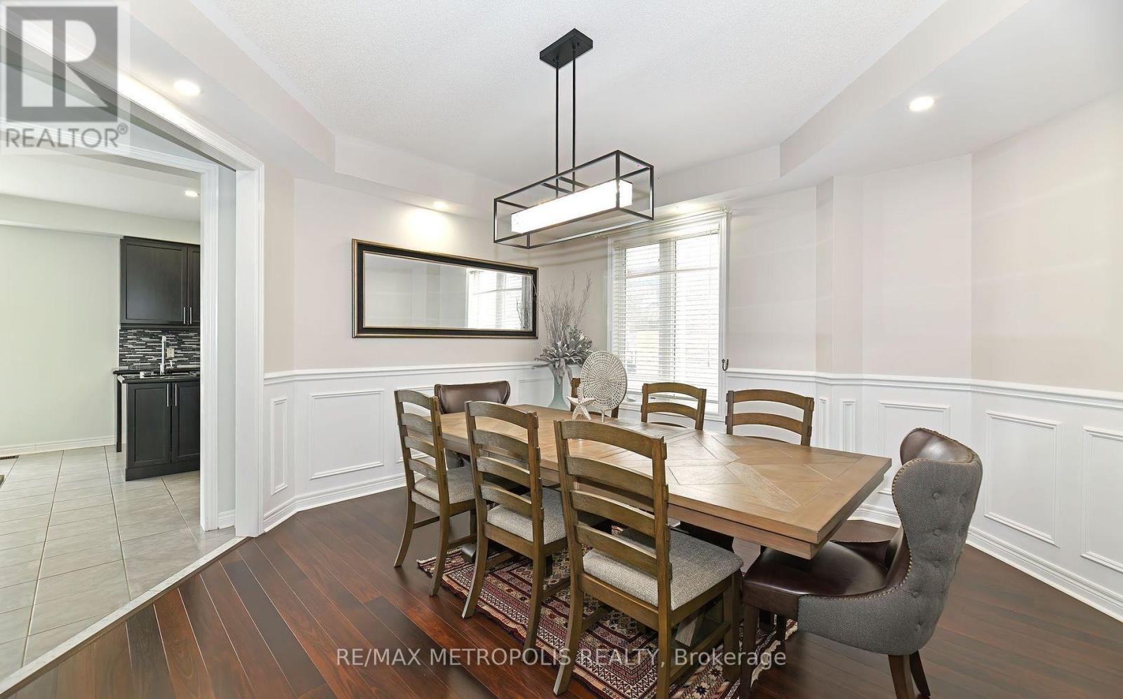 Upper - 24 Faris Street, Bradford West Gwillimbury, Ontario  L3Z 0C6 - Photo 8 - N12398775