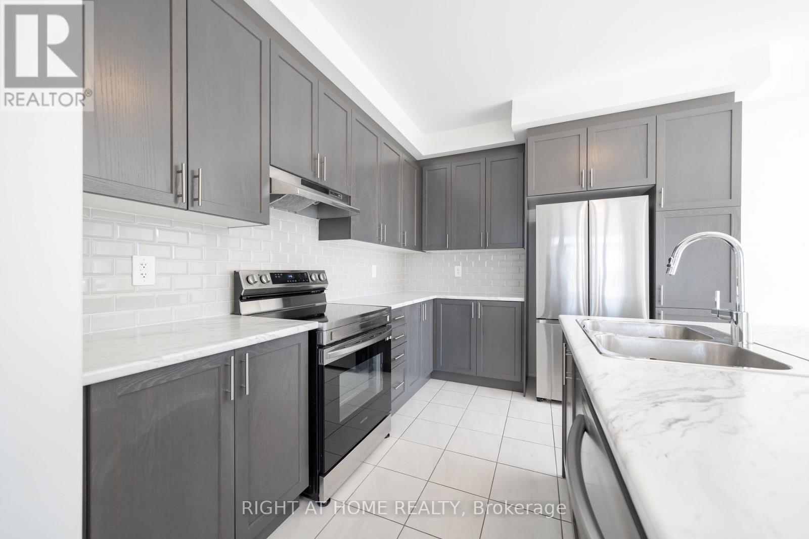 42 Copperhill Hts Drive E, Barrie, Ontario  L9J 0C3 - Photo 22 - S12398768