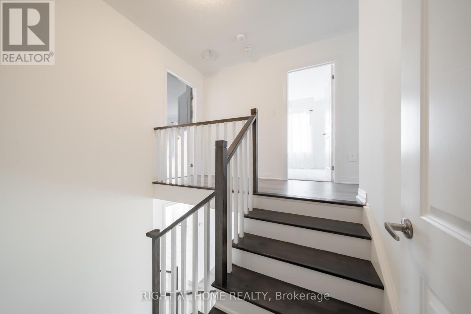 42 Copperhill Hts Drive E, Barrie, Ontario  L9J 0C3 - Photo 26 - S12398768