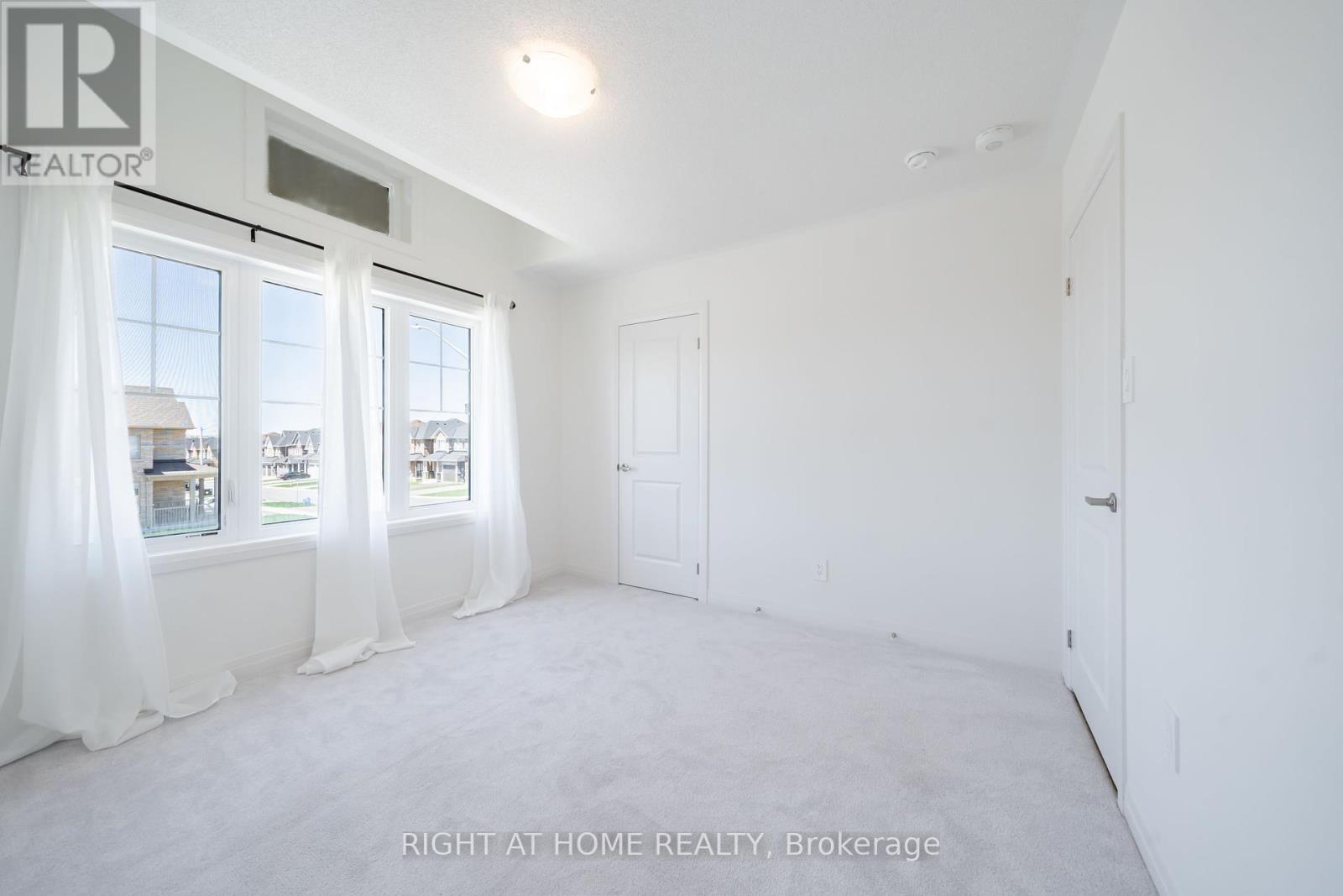 42 Copperhill Hts Drive E, Barrie, Ontario  L9J 0C3 - Photo 39 - S12398768