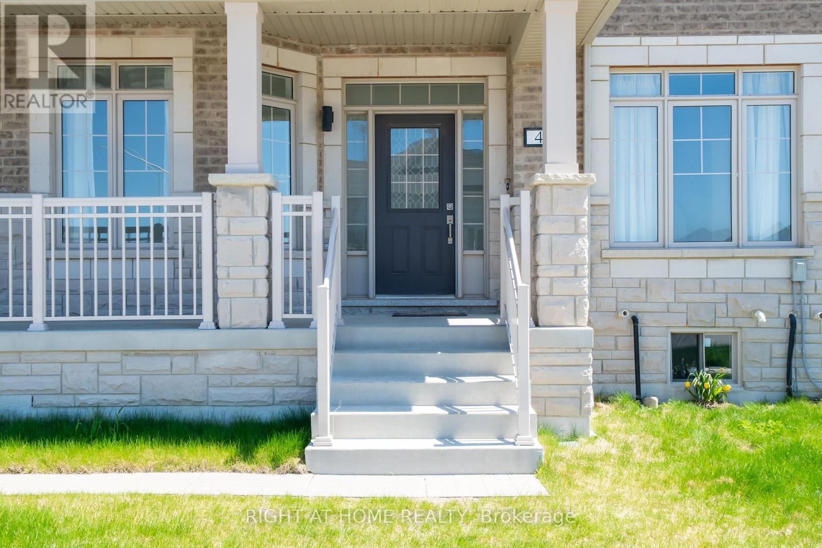 42 Copperhill Hts Drive E, Barrie, Ontario  L9J 0C3 - Photo 4 - S12398768