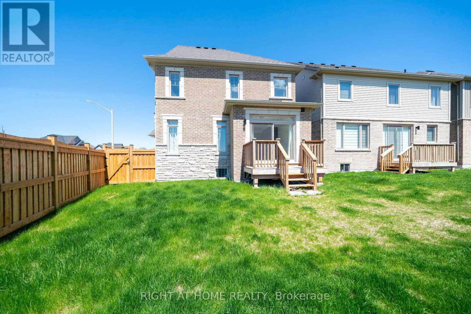 42 Copperhill Hts Drive E, Barrie, Ontario  L9J 0C3 - Photo 45 - S12398768