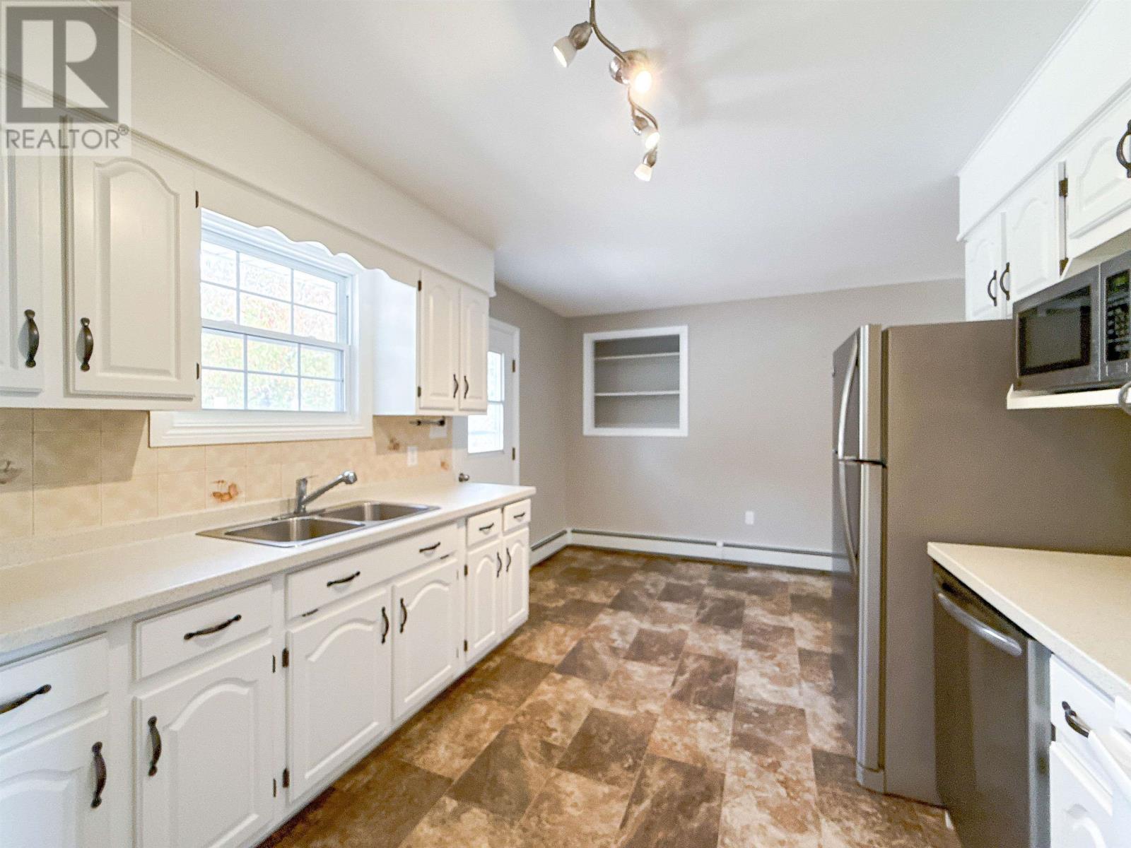 5 Robert Avenue, West Royalty, Prince Edward Island  C1E 1V1 - Photo 15 - 202523074