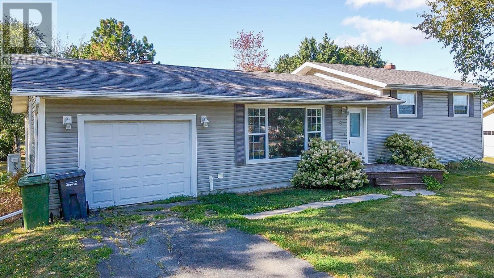 5 Robert Avenue, West Royalty, Prince Edward Island  C1E 1V1 - Photo 6 - 202523074