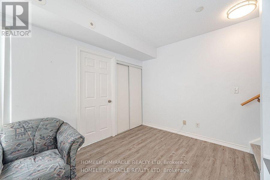 2002 - 3049 Finch Avenue W, Toronto, Ontario  M9M 0A5 - Photo 17 - W12398772