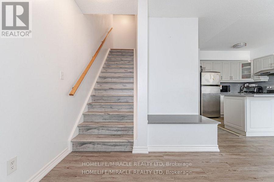 2002 - 3049 Finch Avenue W, Toronto, Ontario  M9M 0A5 - Photo 20 - W12398772