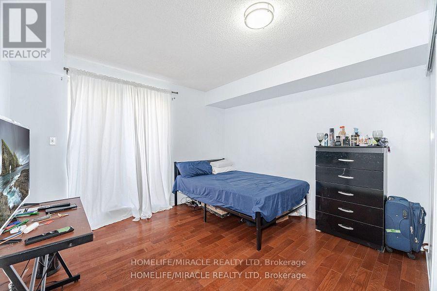 2002 - 3049 Finch Avenue W, Toronto, Ontario  M9M 0A5 - Photo 22 - W12398772