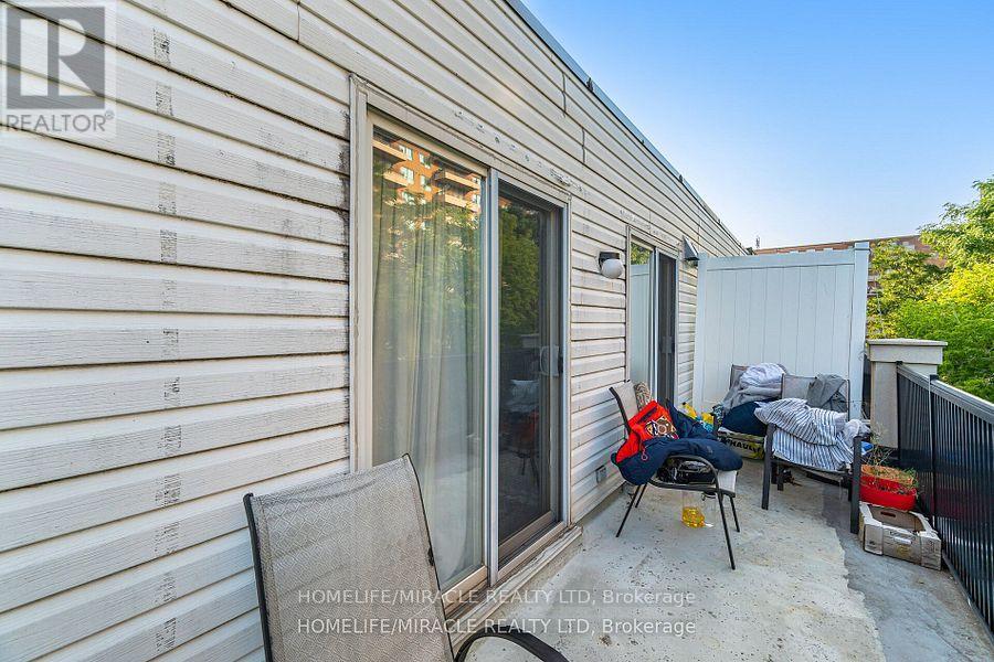 2002 - 3049 Finch Avenue W, Toronto, Ontario  M9M 0A5 - Photo 28 - W12398772