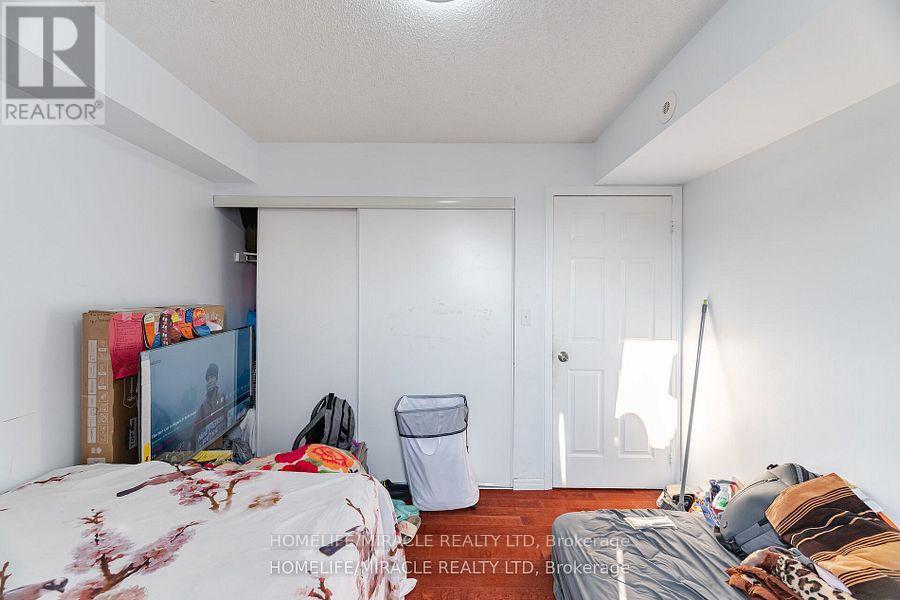 2002 - 3049 Finch Avenue W, Toronto, Ontario  M9M 0A5 - Photo 32 - W12398772