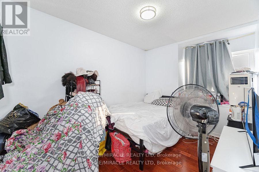 2002 - 3049 Finch Avenue W, Toronto, Ontario  M9M 0A5 - Photo 34 - W12398772