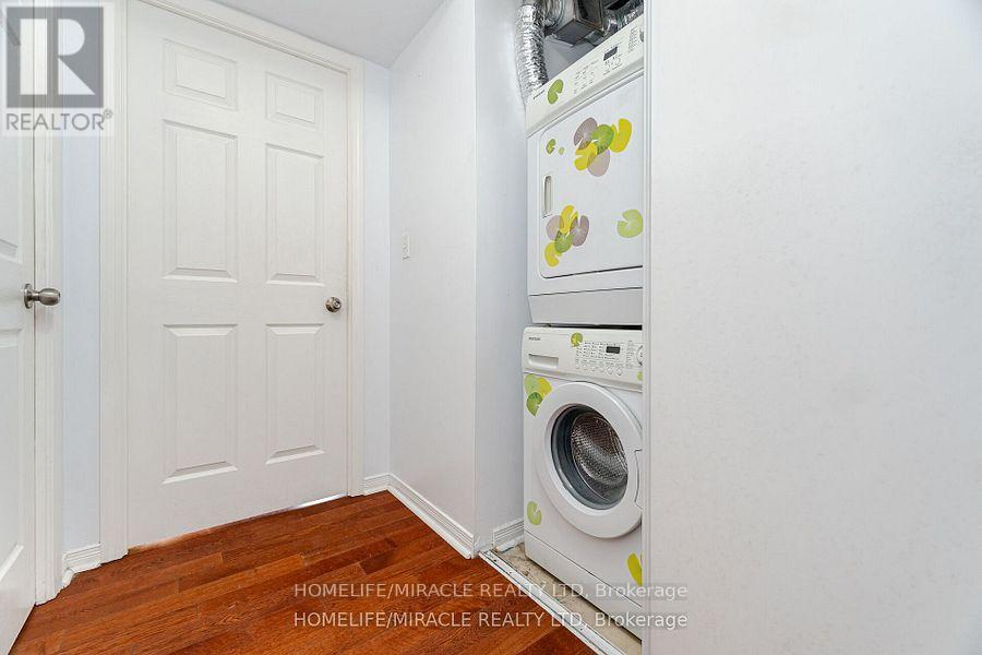 2002 - 3049 Finch Avenue W, Toronto, Ontario  M9M 0A5 - Photo 37 - W12398772