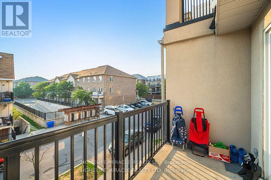 2002 - 3049 Finch Avenue W, Toronto, Ontario  M9M 0A5 - Photo 39 - W12398772