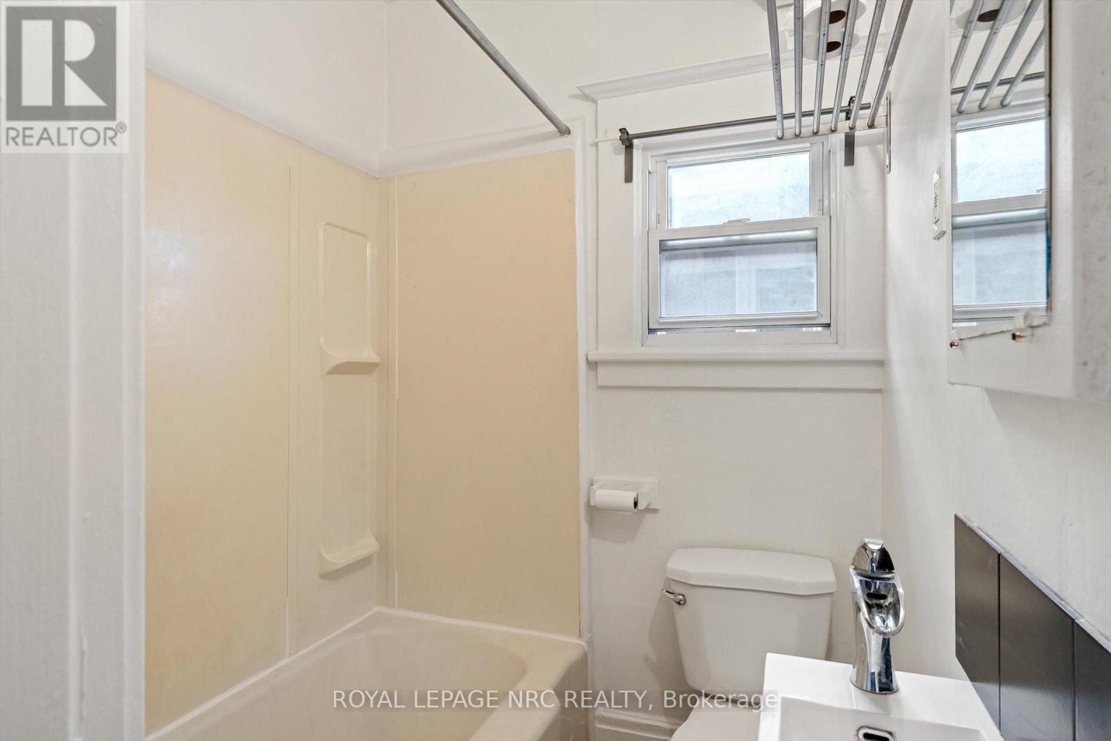 41 Louisa Street, St. Catharines, Ontario  L2R 2J5 - Photo 10 - X12398802