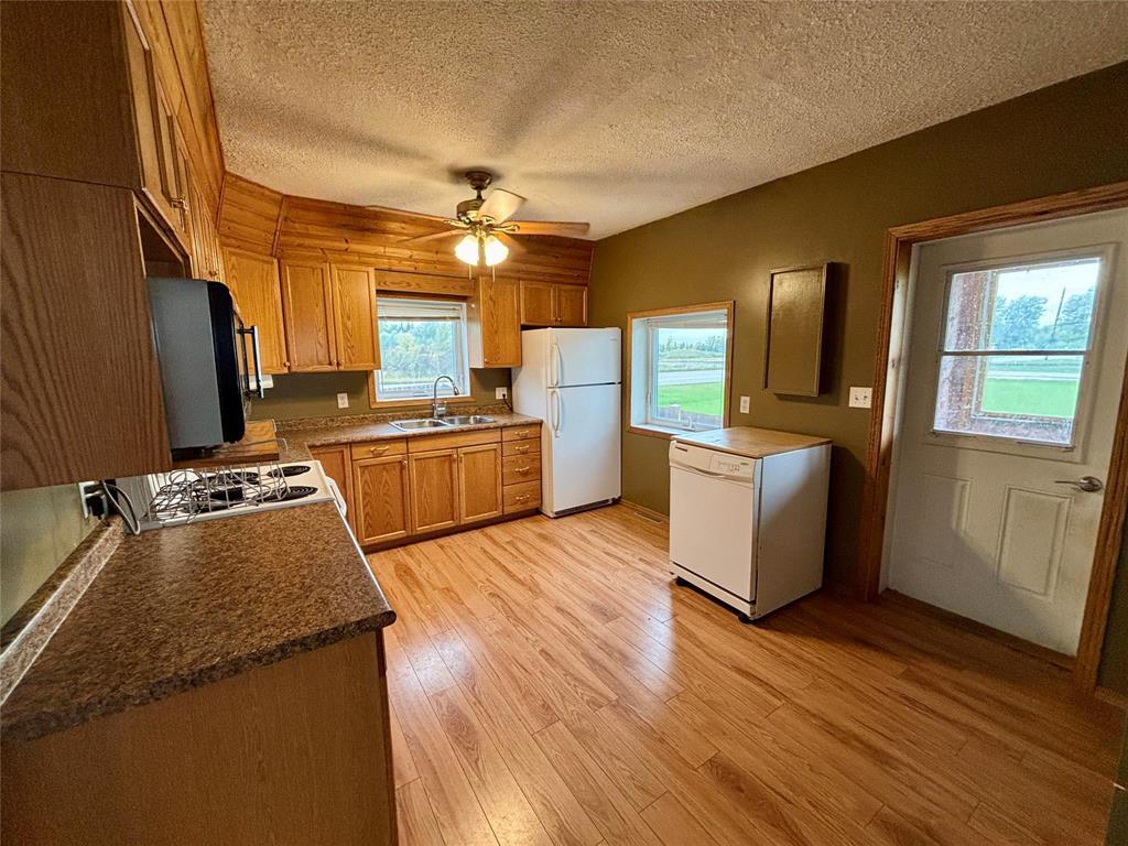 223 Gordon Avenue, Elm Creek, Manitoba  R0G 0N0 - Photo 12 - 202522822