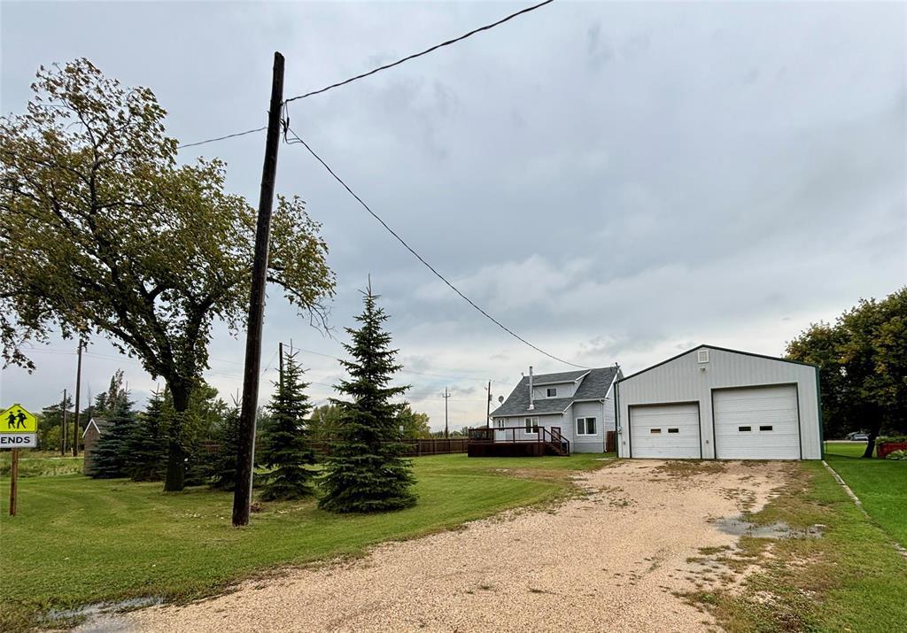 223 Gordon Avenue, Elm Creek, Manitoba  R0G 0N0 - Photo 2 - 202522822