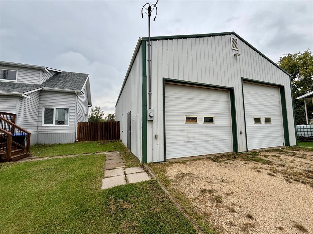 223 Gordon Avenue, Elm Creek, Manitoba  R0G 0N0 - Photo 4 - 202522822