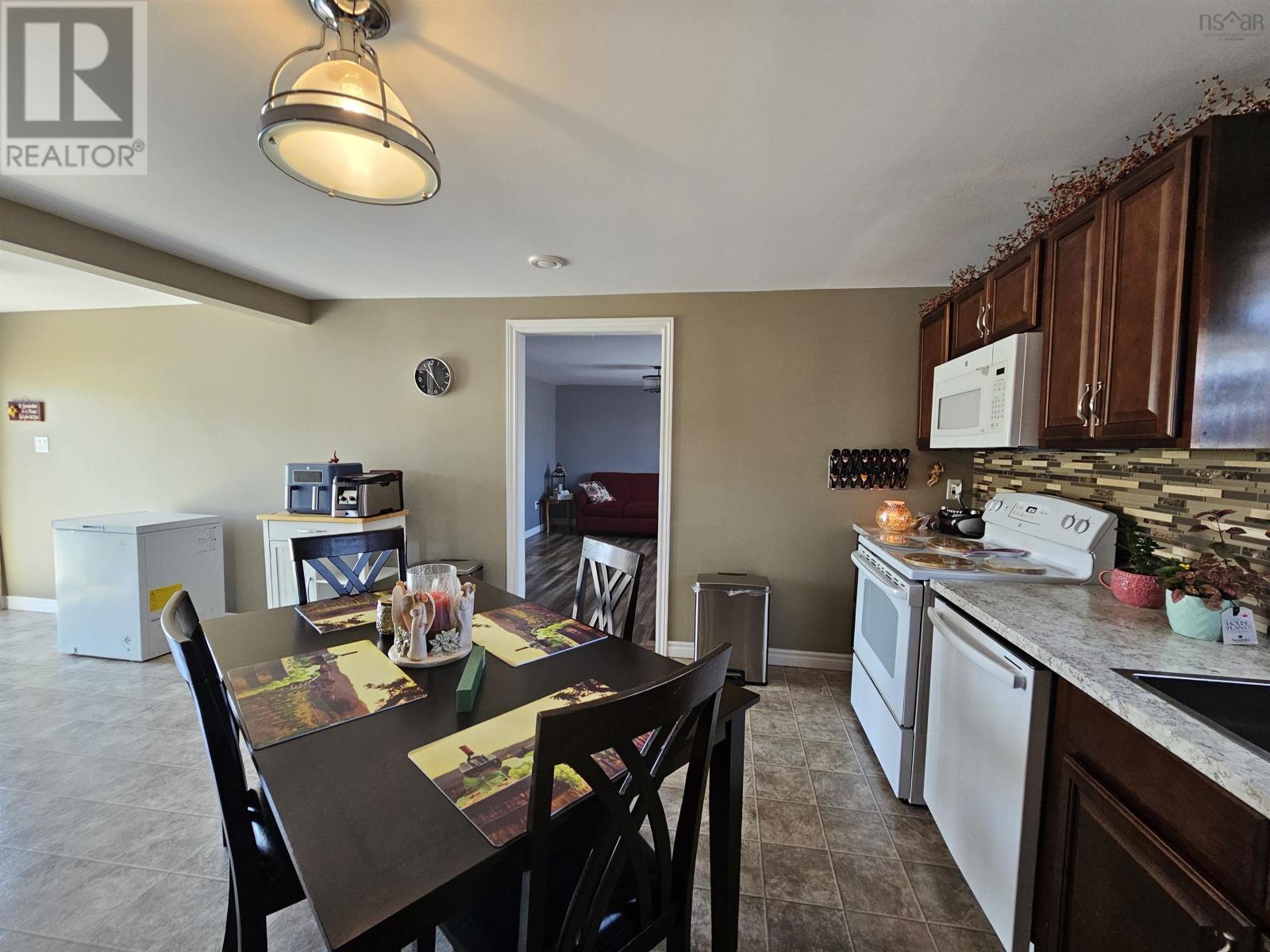 6 Peck Street, Sydney Mines, Nova Scotia  B1V 1T9 - Photo 13 - 202514836
