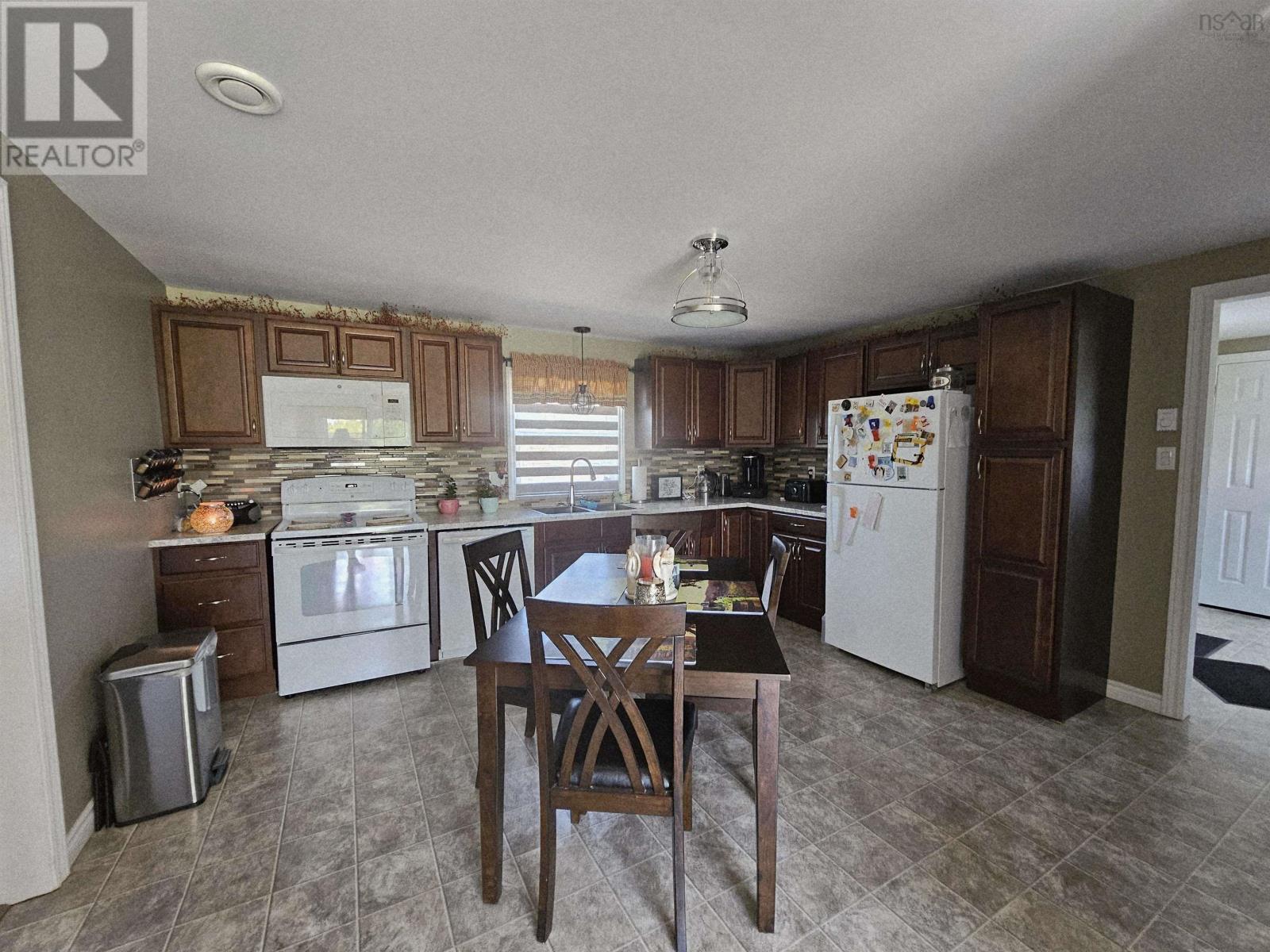 6 Peck Street, Sydney Mines, Nova Scotia  B1V 1T9 - Photo 12 - 202514836