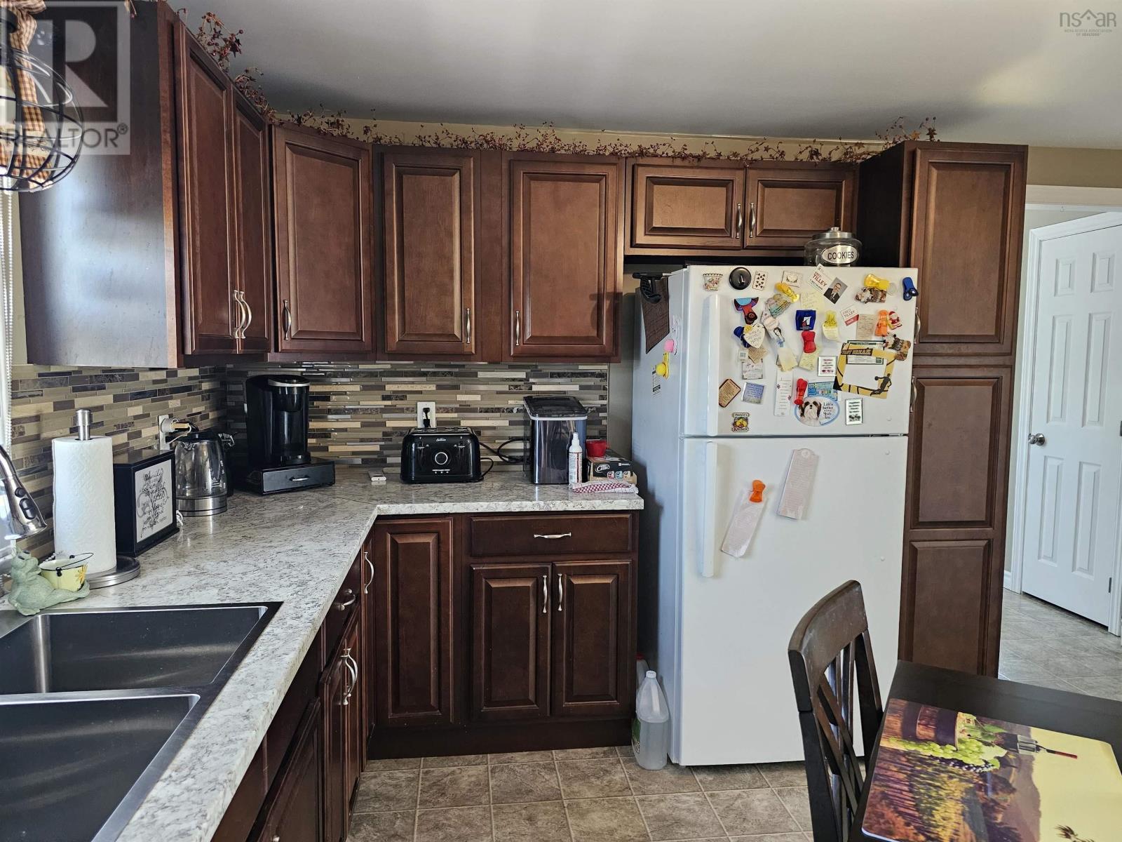 6 Peck Street, Sydney Mines, Nova Scotia  B1V 1T9 - Photo 15 - 202514836