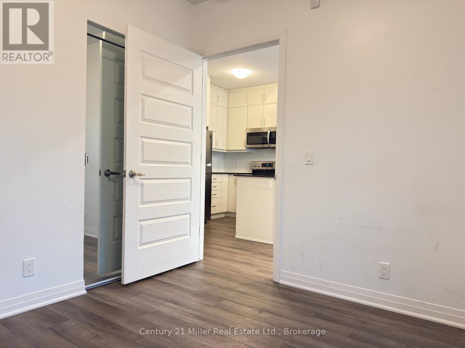 119 - 102 Grovewood Common, Oakville, Ontario  L6H 0X3 - Photo 13 - W12395644