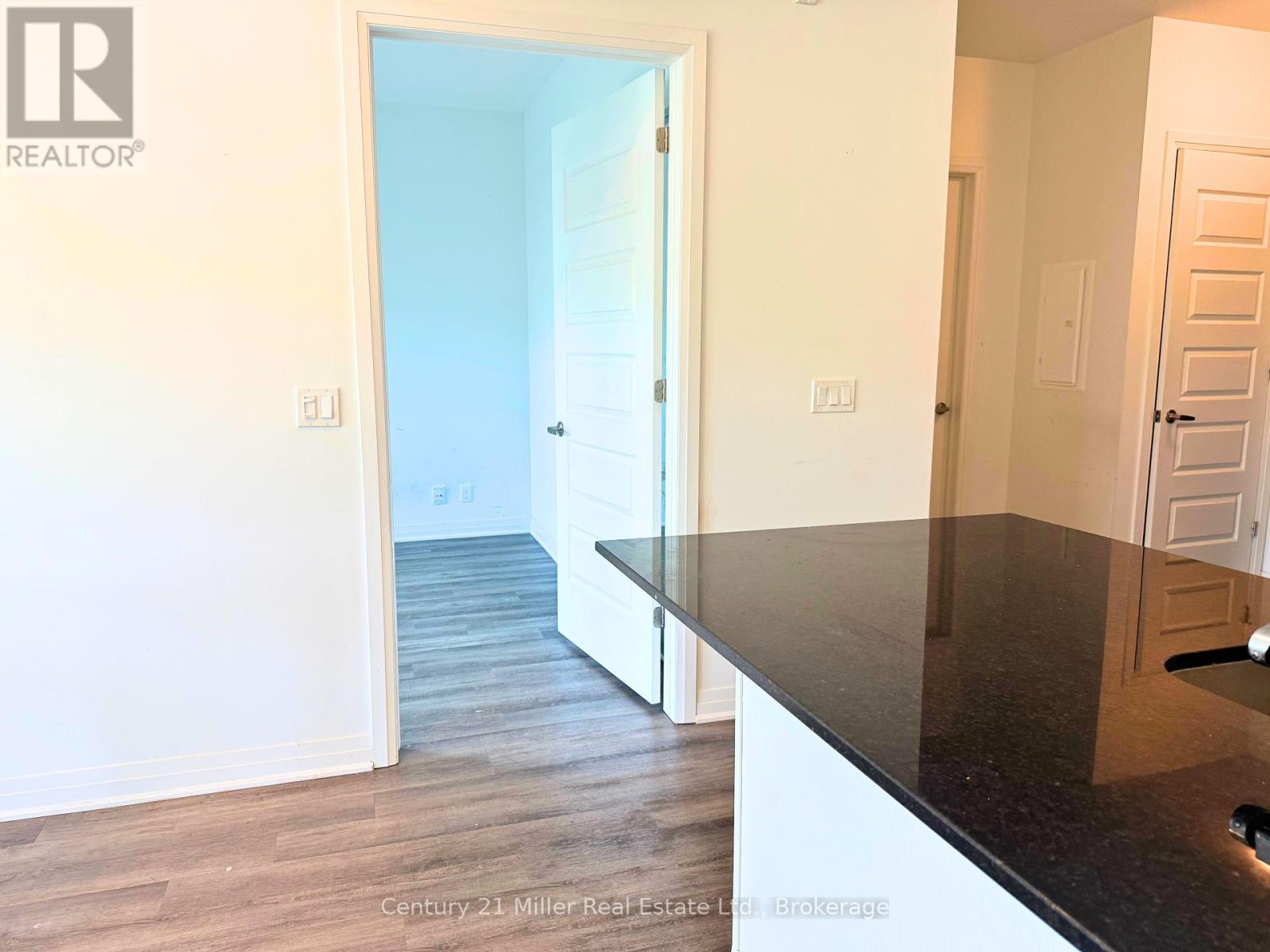 119 - 102 Grovewood Common, Oakville, Ontario  L6H 0X3 - Photo 12 - W12395644