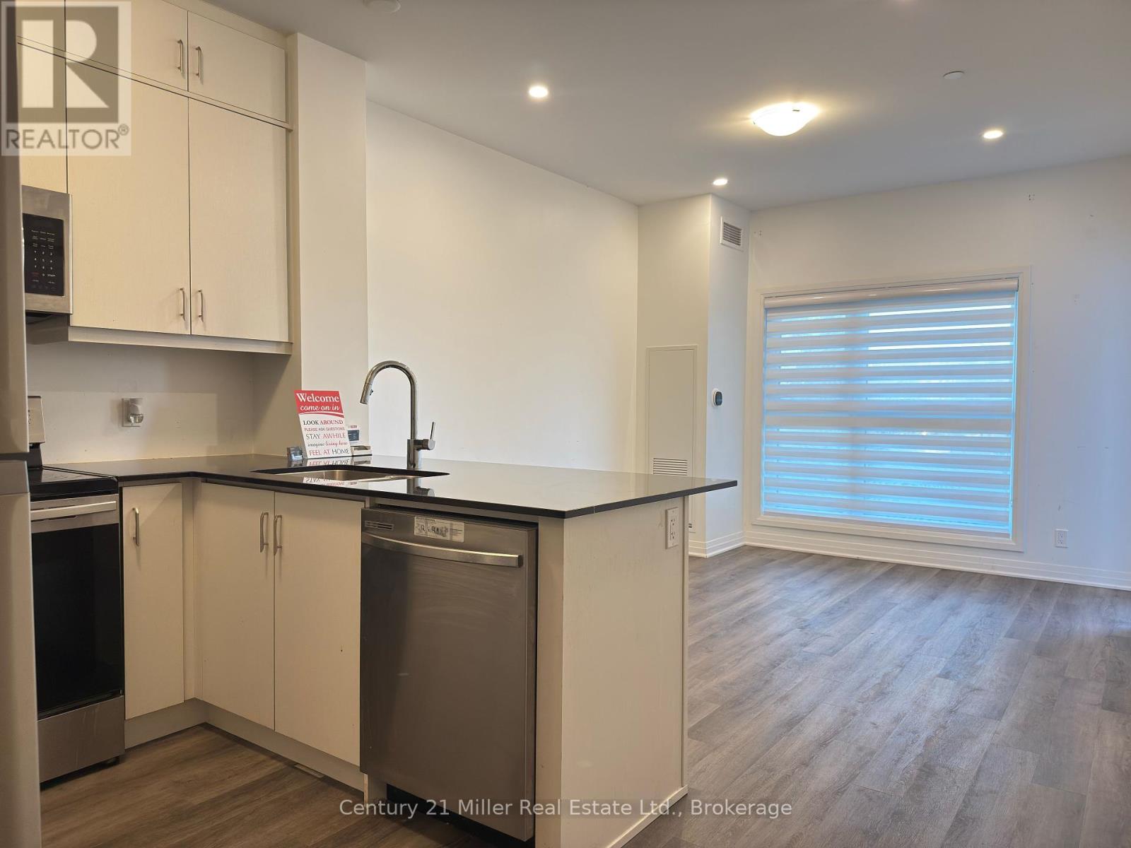 119 - 102 Grovewood Common, Oakville, Ontario  L6H 0X3 - Photo 10 - W12395644