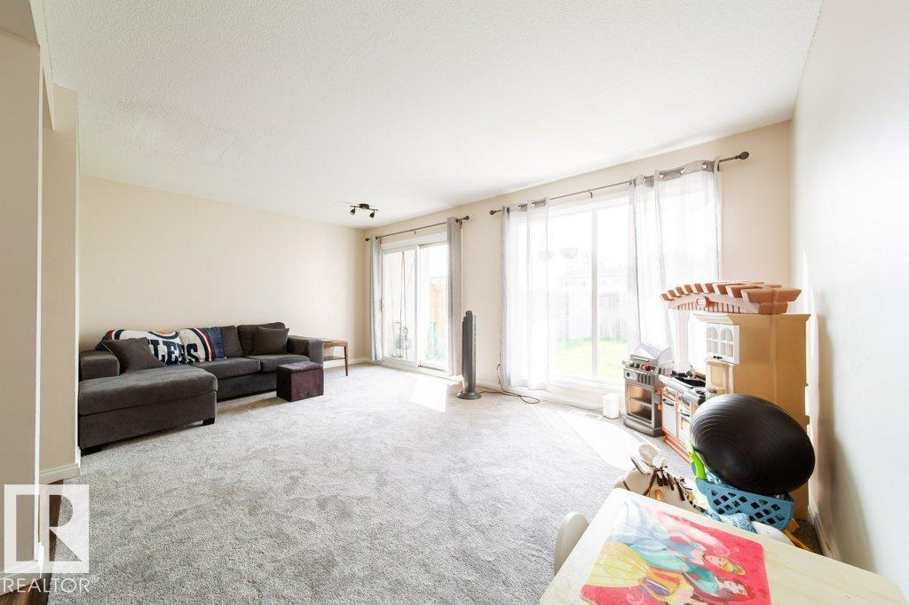 13201 81 St Nw, Edmonton, Alberta  T5C 1N6 - Photo 1 - E4457357