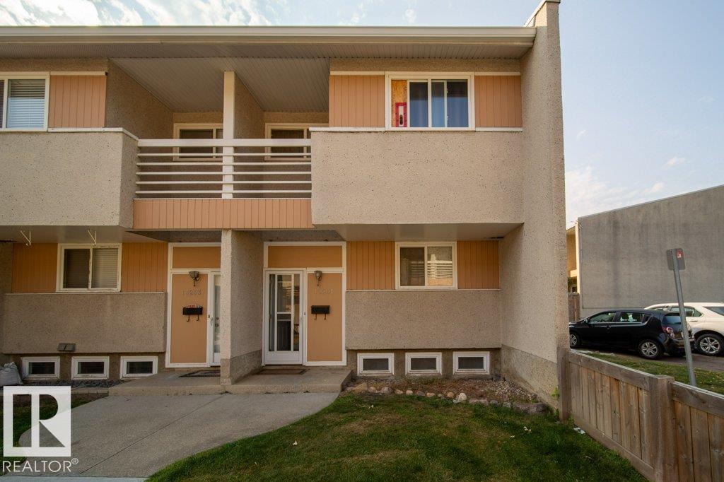 13201 81 St Nw, Edmonton, Alberta  T5C 1N6 - Photo 2 - E4457357