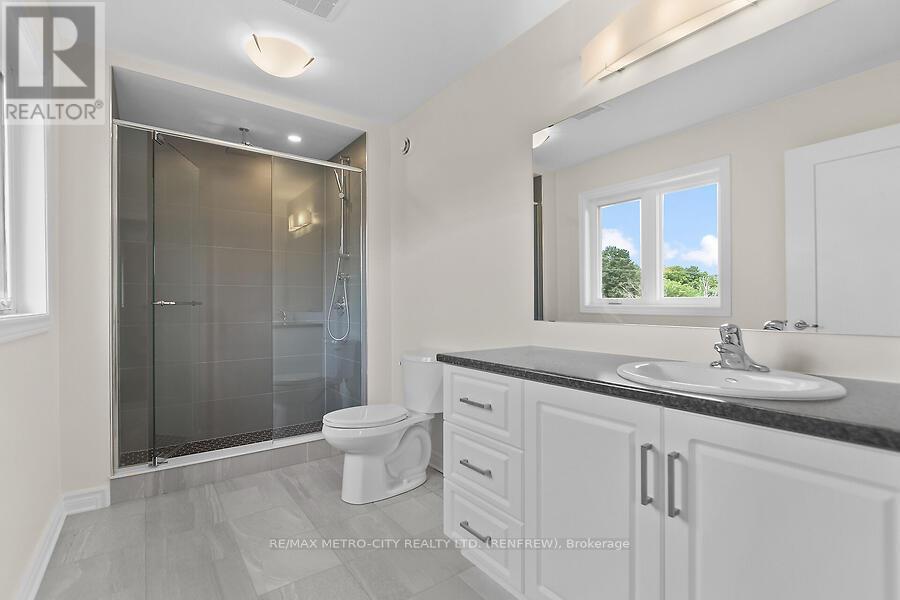 129 Seabert Drive, Arnprior, Ontario  K7S 0K1 - Photo 18 - X12398534